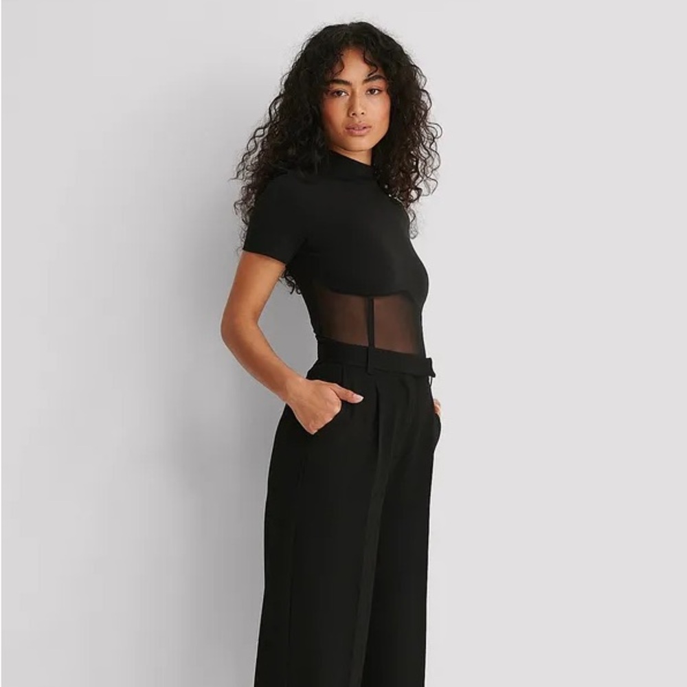 NWT Na-kd Cropped Mesh Detail Top